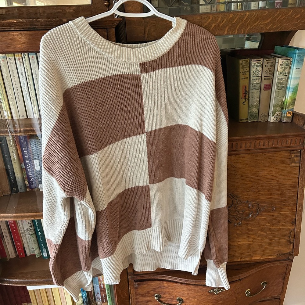 Jessica Simpson Cream and Brown Plaid Knit Top Sz L